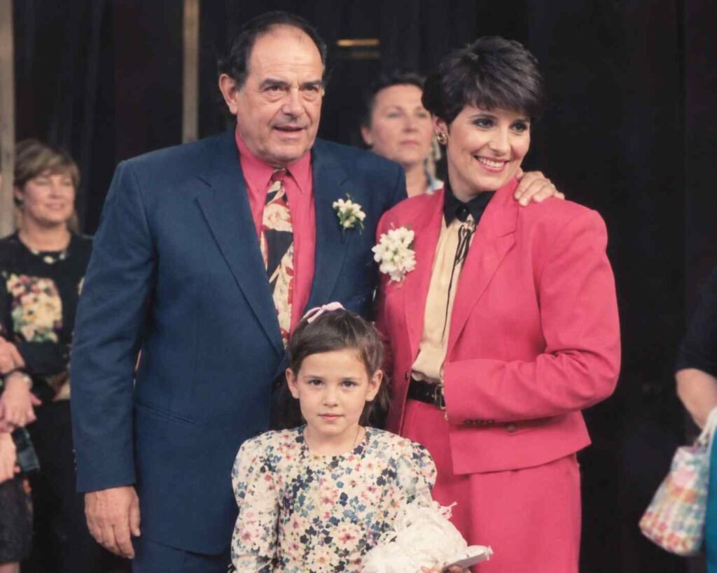 Simon Luckinbill Parents